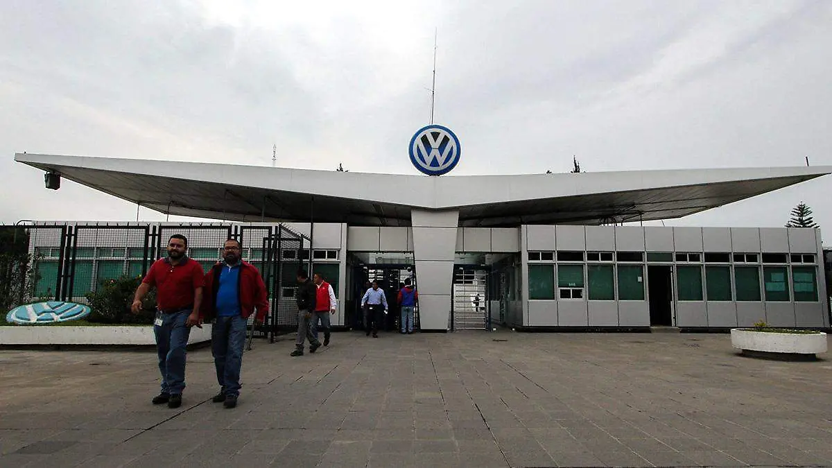 La empresa Volkswagen de México, ubicada en el estado de Puebla, cerró temporalmente 11 naves industriales